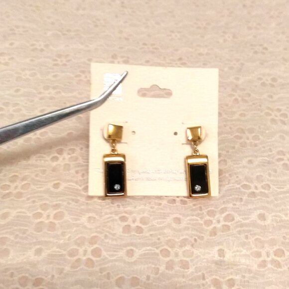 Vintage Onyx Gold Tone Dangle Drop Earrings Timeless VTG Jewelry - Picture 3 of 8